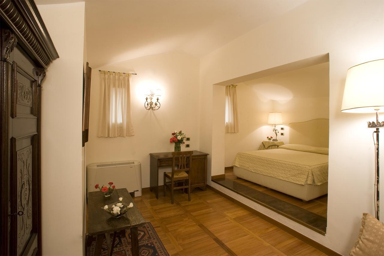 Hotel Scilla Sovana Eksteriør billede