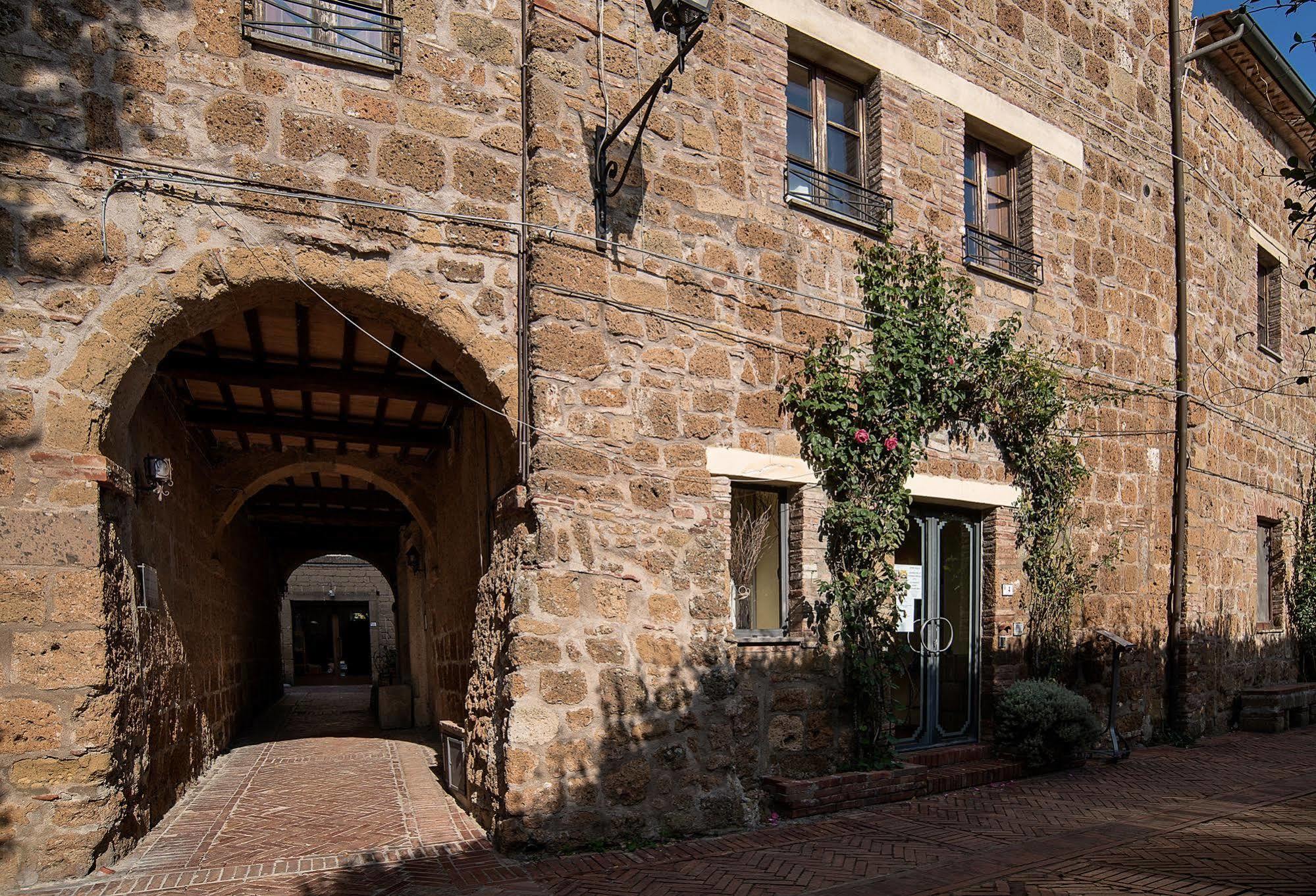 Hotel Scilla Sovana Eksteriør billede